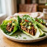 Tacos de laitue au poulet effiloché "BBQ" et avocat